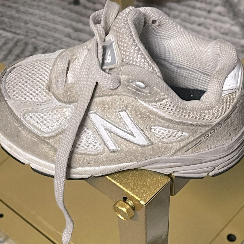 New Balance 990